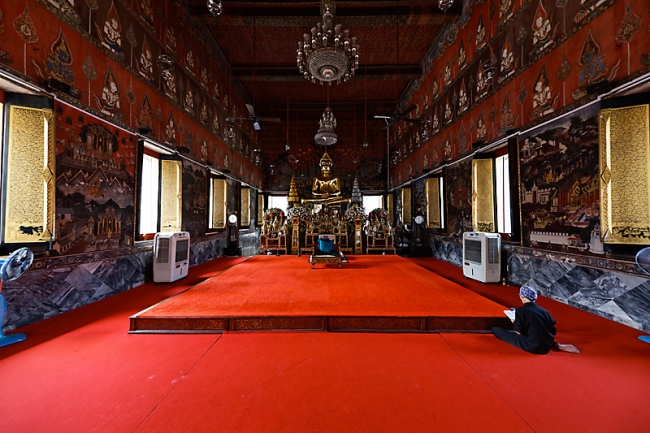 Wat Traimitr-NOV13-043